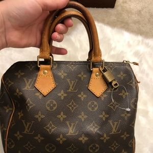 Louis Vuitton speedy 25 Authentic